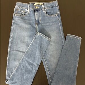 Levi’s Classic Blue Women's Jeans